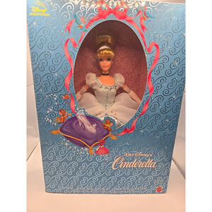 Vintage Walt Disney's Cinderella The Signature Collection #19660 Mattel 1998 NIB